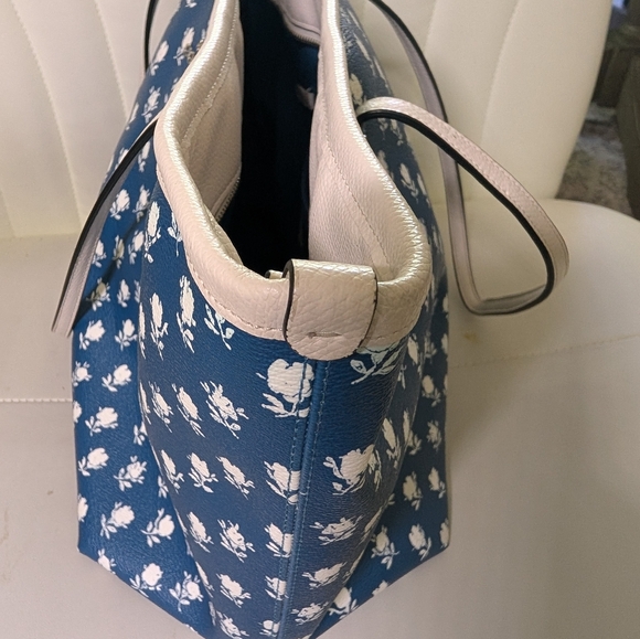 Coach Badlands Floral (Blue/White) Zip Tote Handbag - Picture 11 of 15